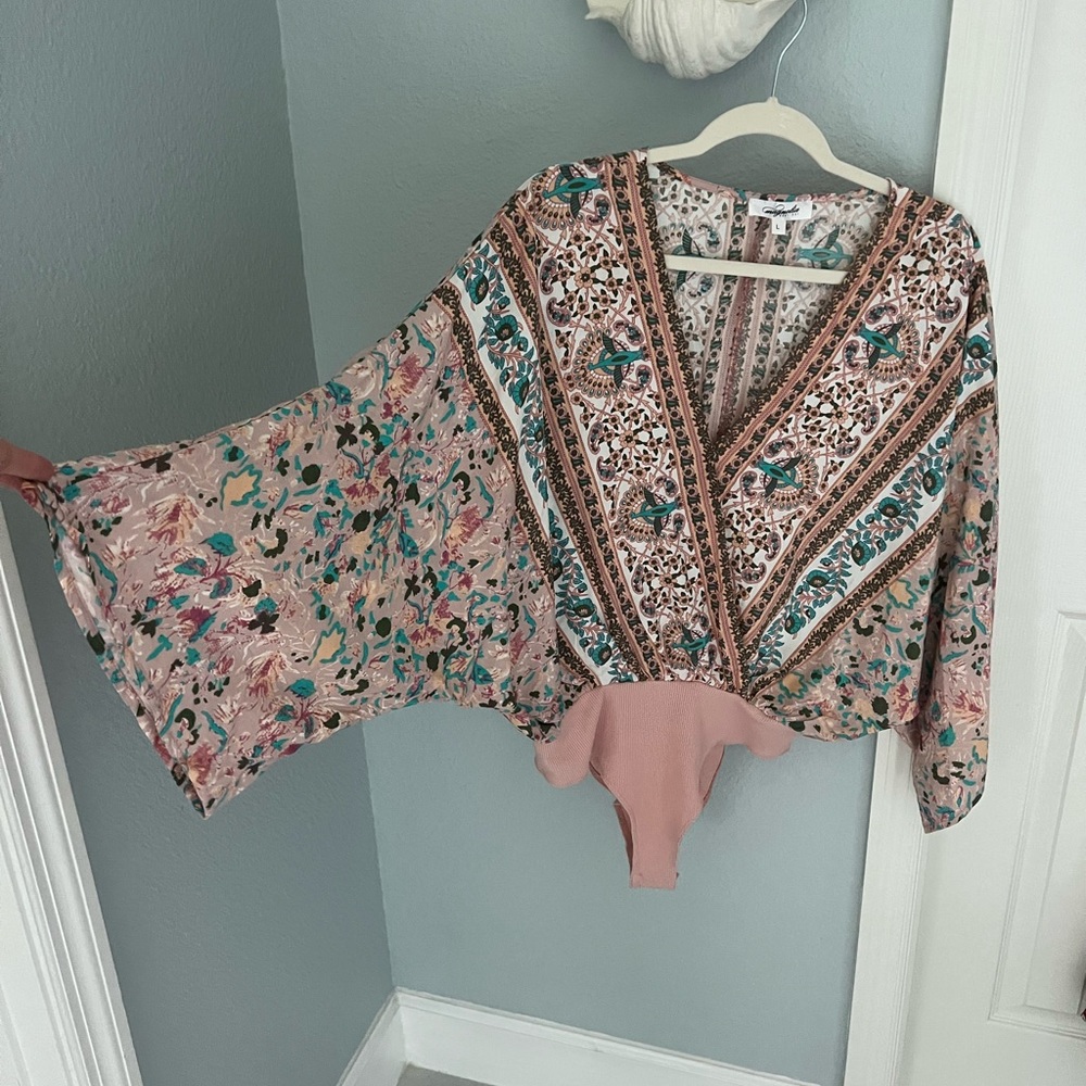 NWOT magnolia boutique pink kimono batwing style bodysuit top size large